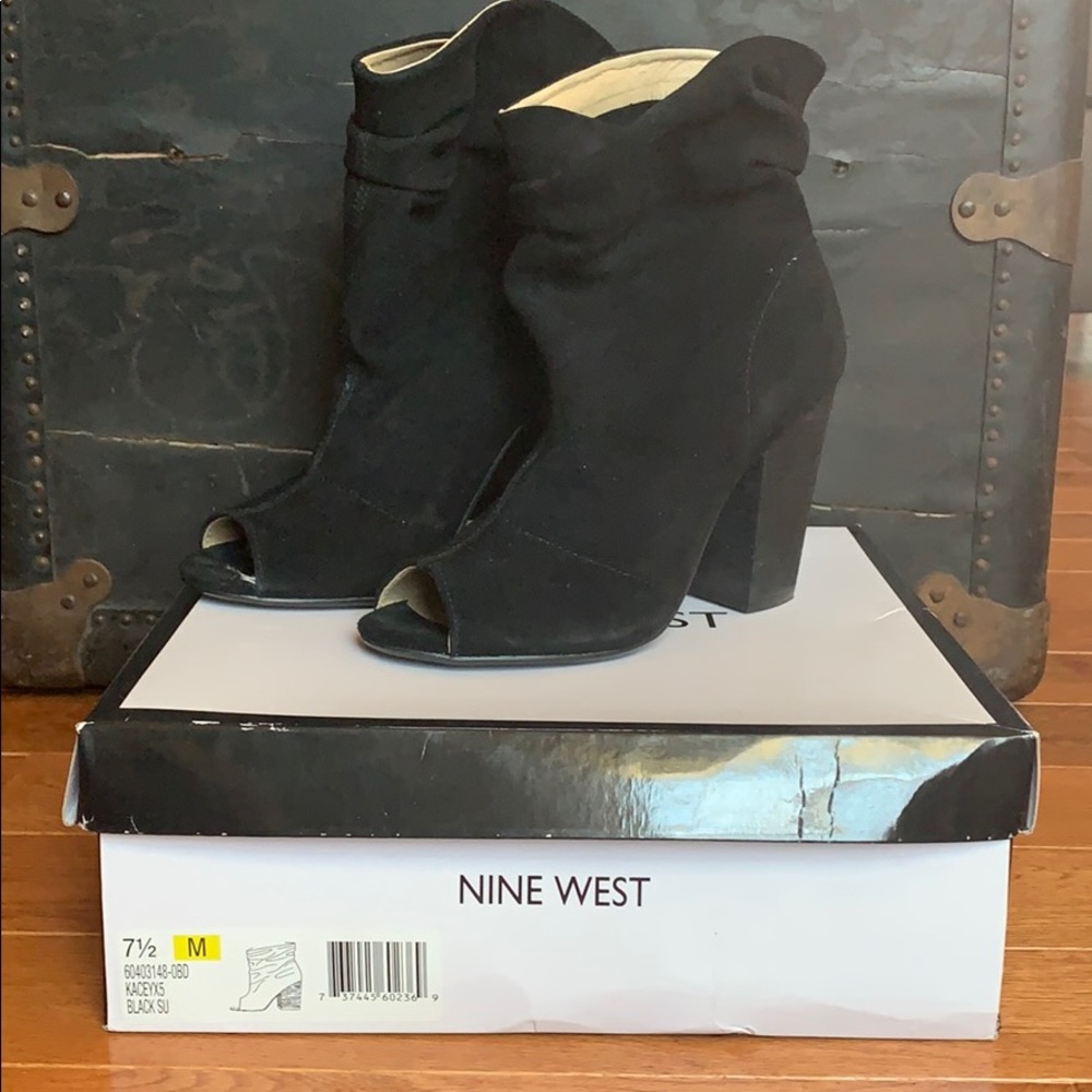 Nine West Suede slouch bootie w peep toe